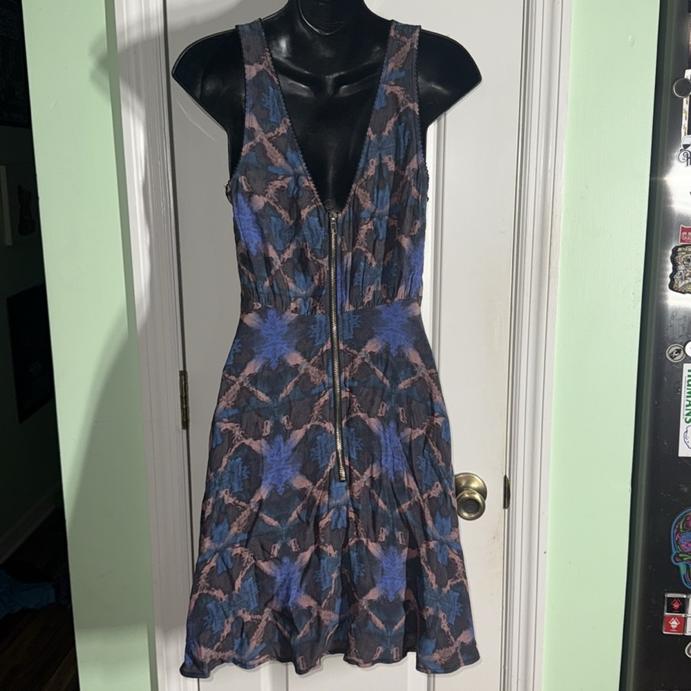 Free People Blue & Pink Pattern Sleeveless Mini Dress Fun Flirty Boho Size 2 - Picture 9 of 12